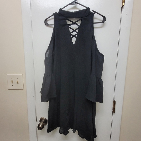 Black off the shoulder dress - Picture 1 of 6